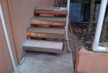 Floating Concrete Staircase